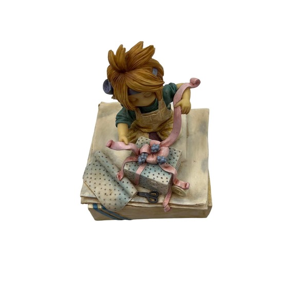 Life Lesson Bow-tied Box Resin Demdaco 2001 Woman Wrapping Gift Figurine - Picture 3 of 9